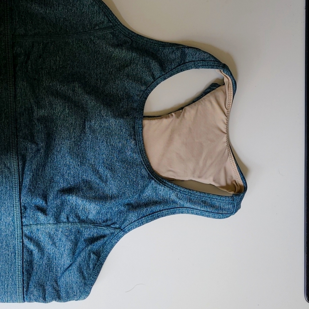 Senita pocket sports bra size M